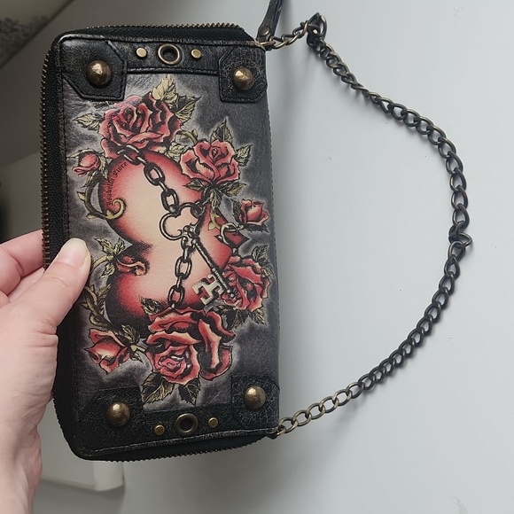 Vintage Y2K Isabella Fiore leather Wristlet Heart wallet - Picture 5 of 5